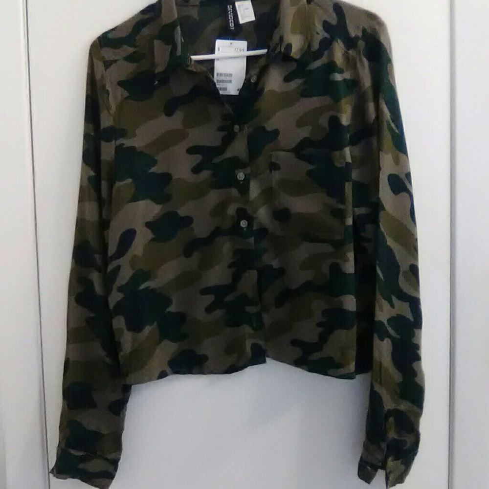 Woman's Shirt - Picture 4 of 5